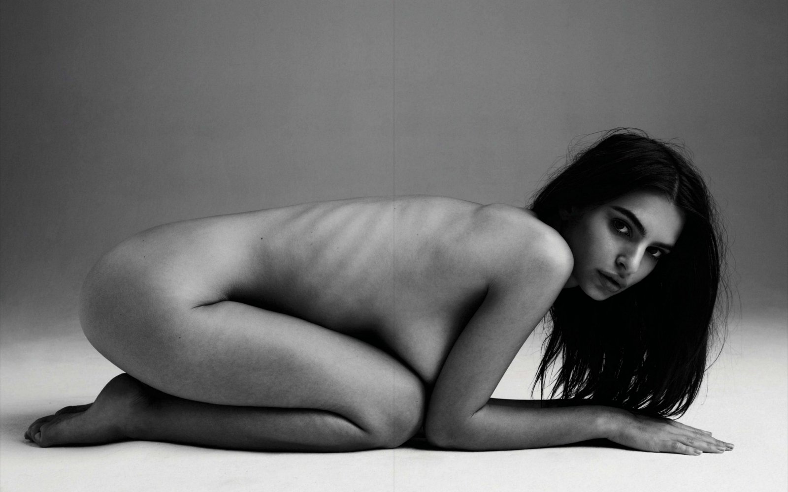 Emily Ratajkowski Nude Pics #79637673