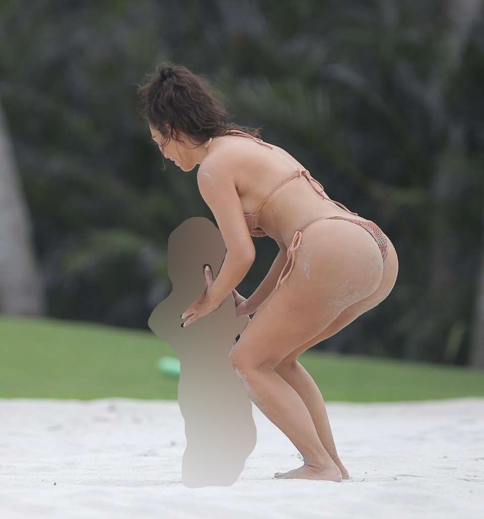 Foto sexy di kim kardashian
 #79645943