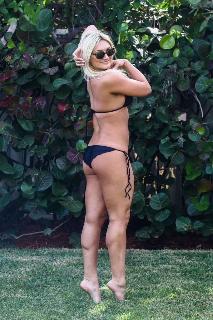 Brooke hogan bikini
 #79511272