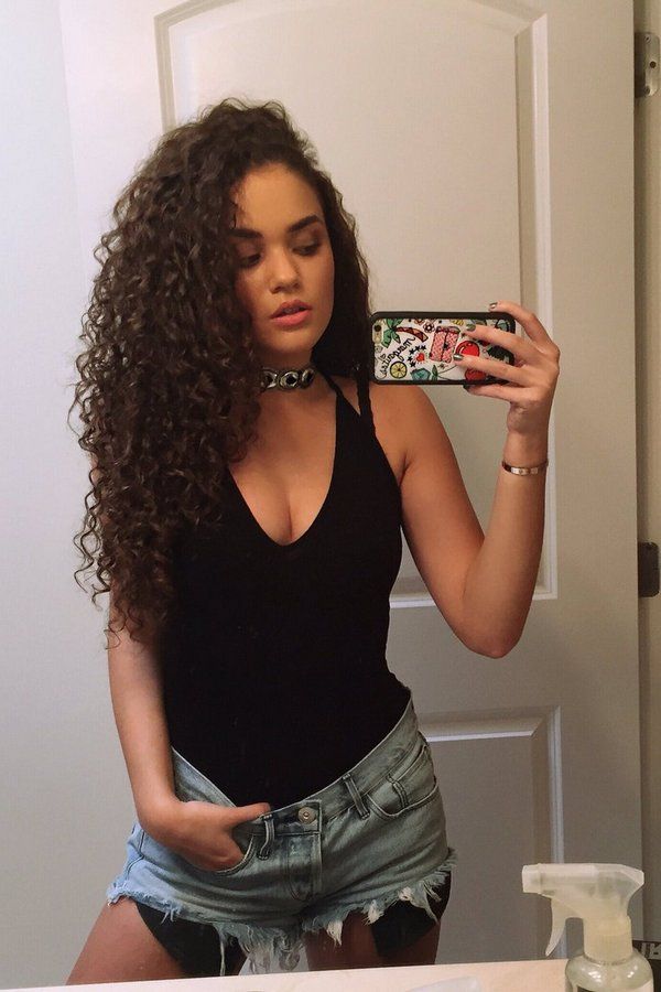 Sexy Fotos von Madison Pettis
 #79565998