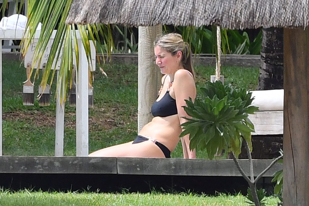 Lisa faulkner bikini
 #79612165