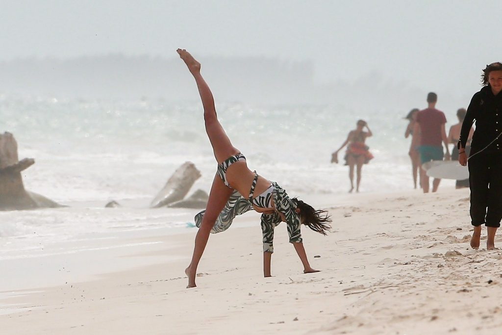 Nina dobrev bikini
 #79613690