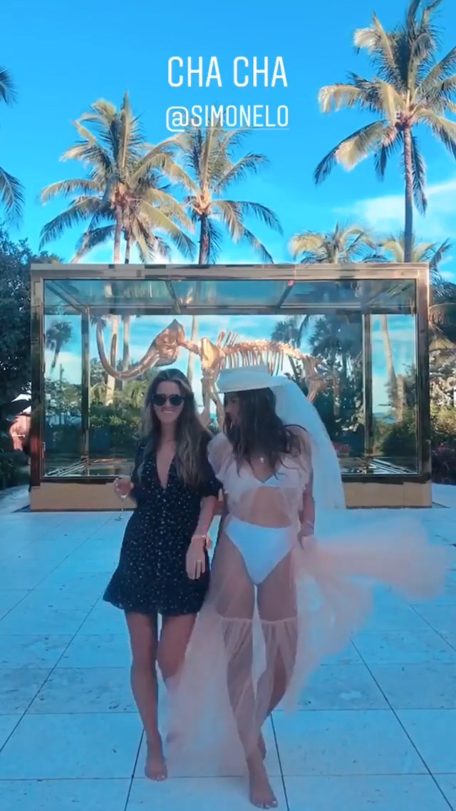 ロッキー・バーンズのビキニ
 #79614392