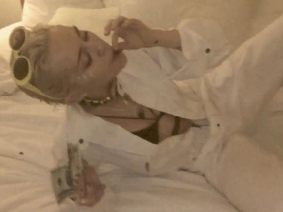 Miley cyrus desnuda
 #79629605