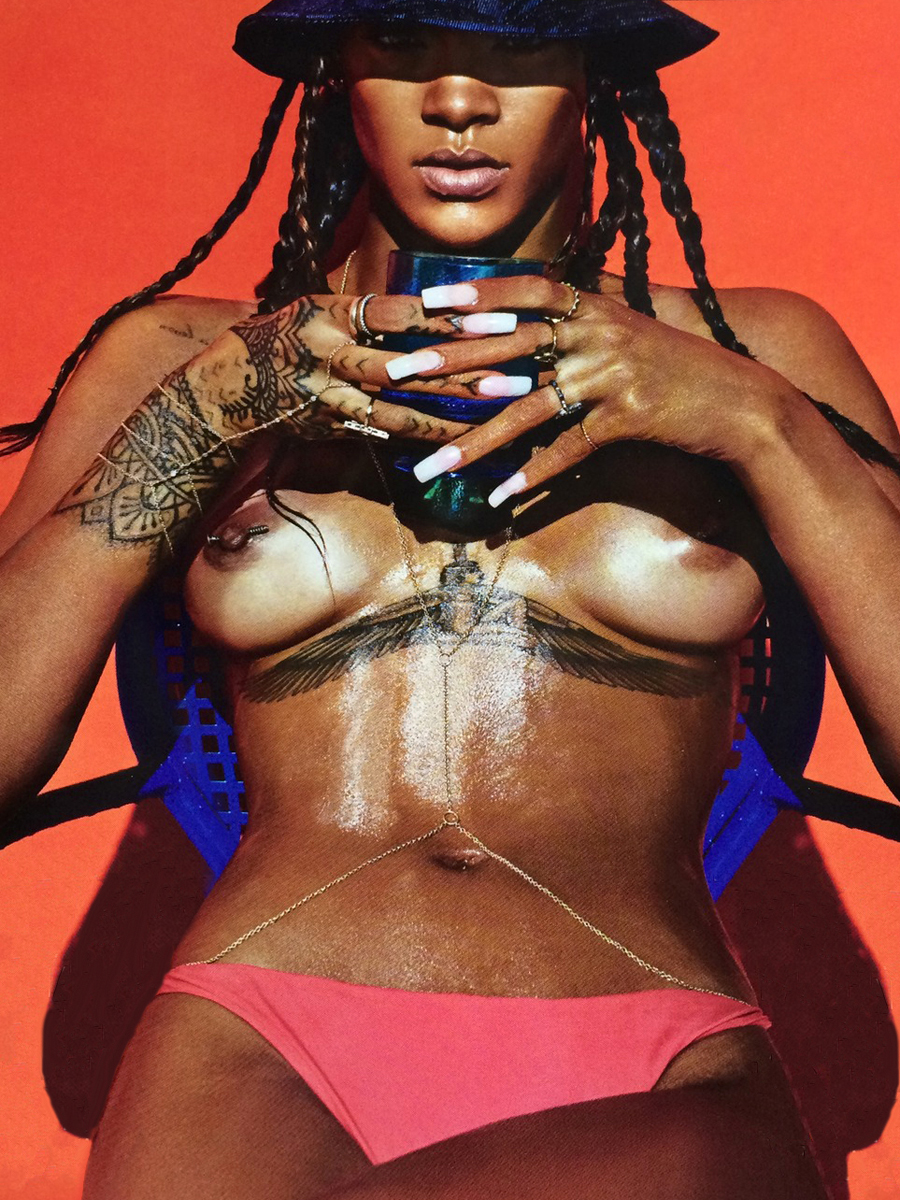 Sexy pics of Rihanna #79631607