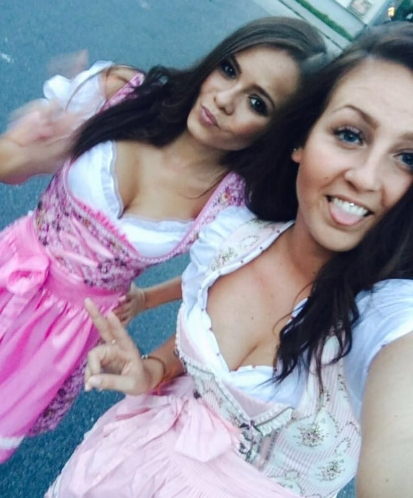 Ragazze dirndl sexy 407
 #79656321