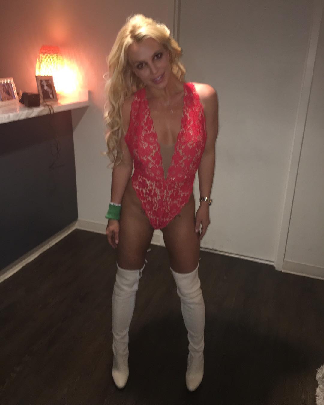 Britney Spears Sexy Photos #79618950
