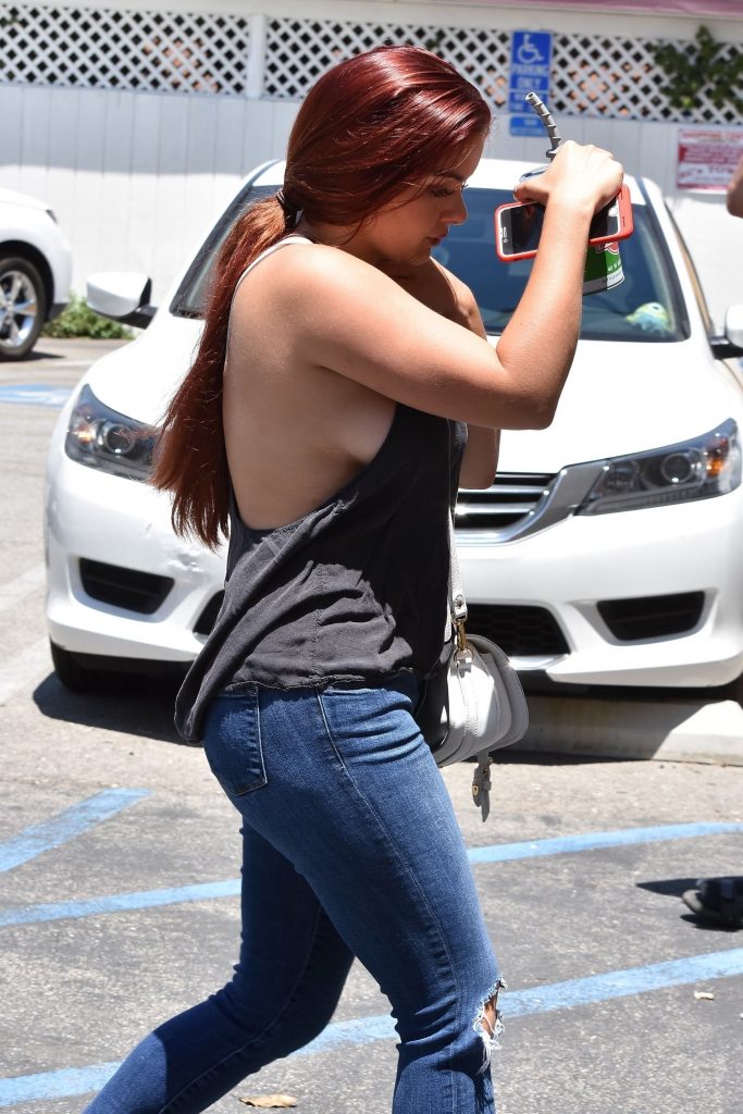 Ariel Winter Braless #79635098