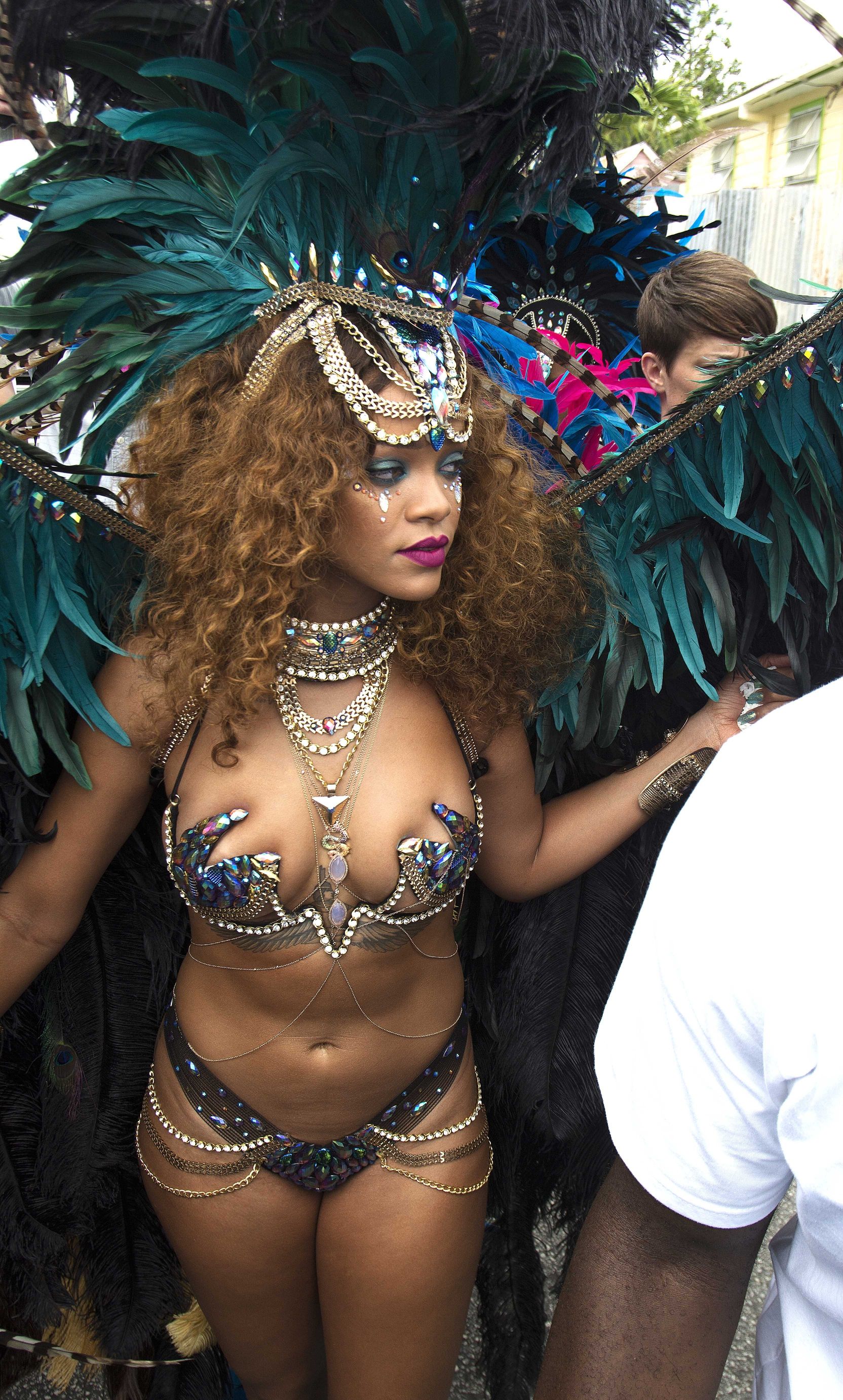 Rihanna nude pics #79640191