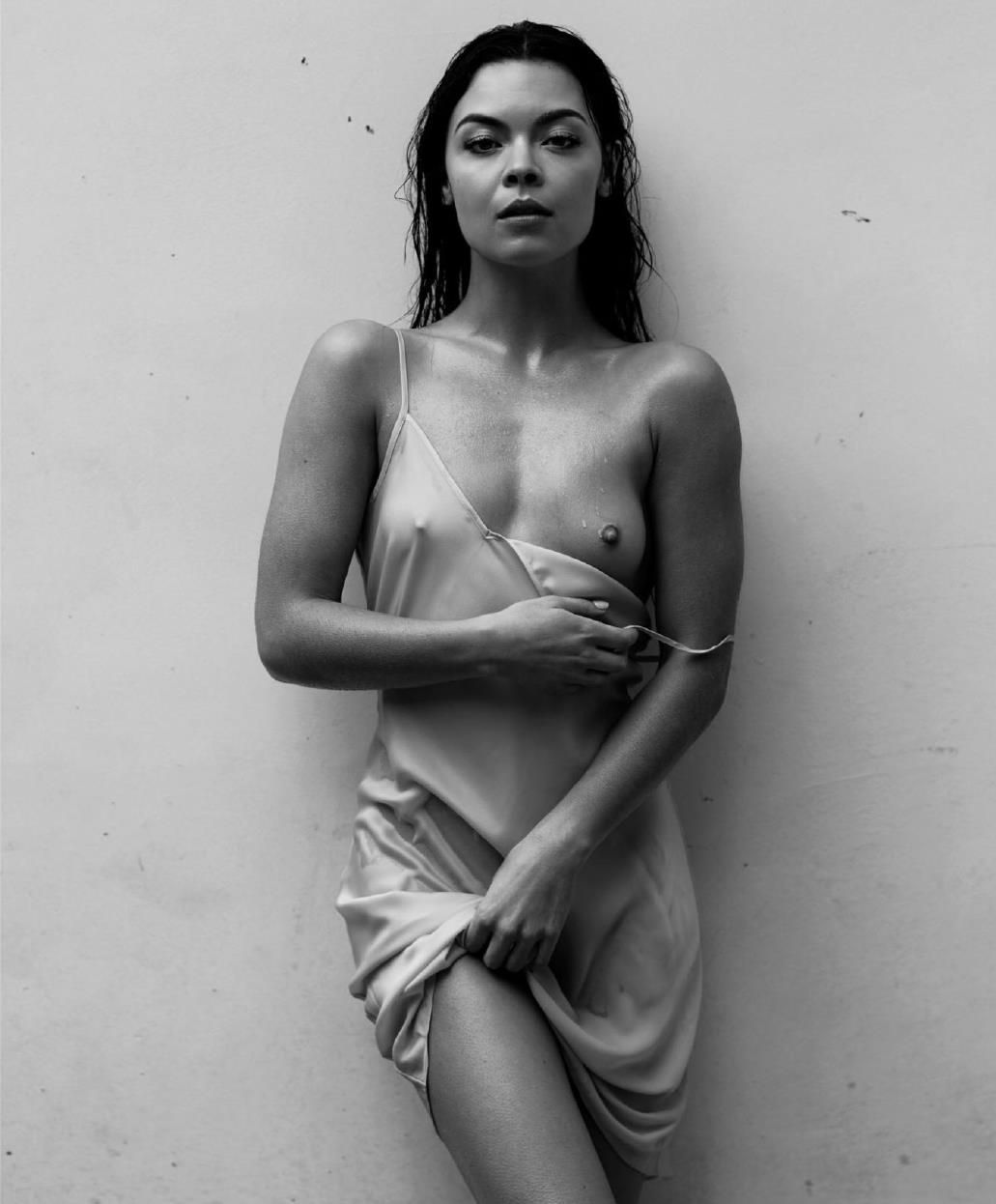 Scarlett byrne photos nues
 #79591775