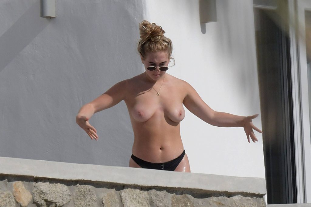 Ellie hemmings topless
 #79528995