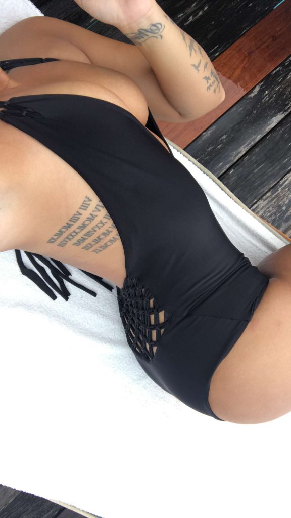 Demi Lovato Flashing Her Curvy Body #79620935