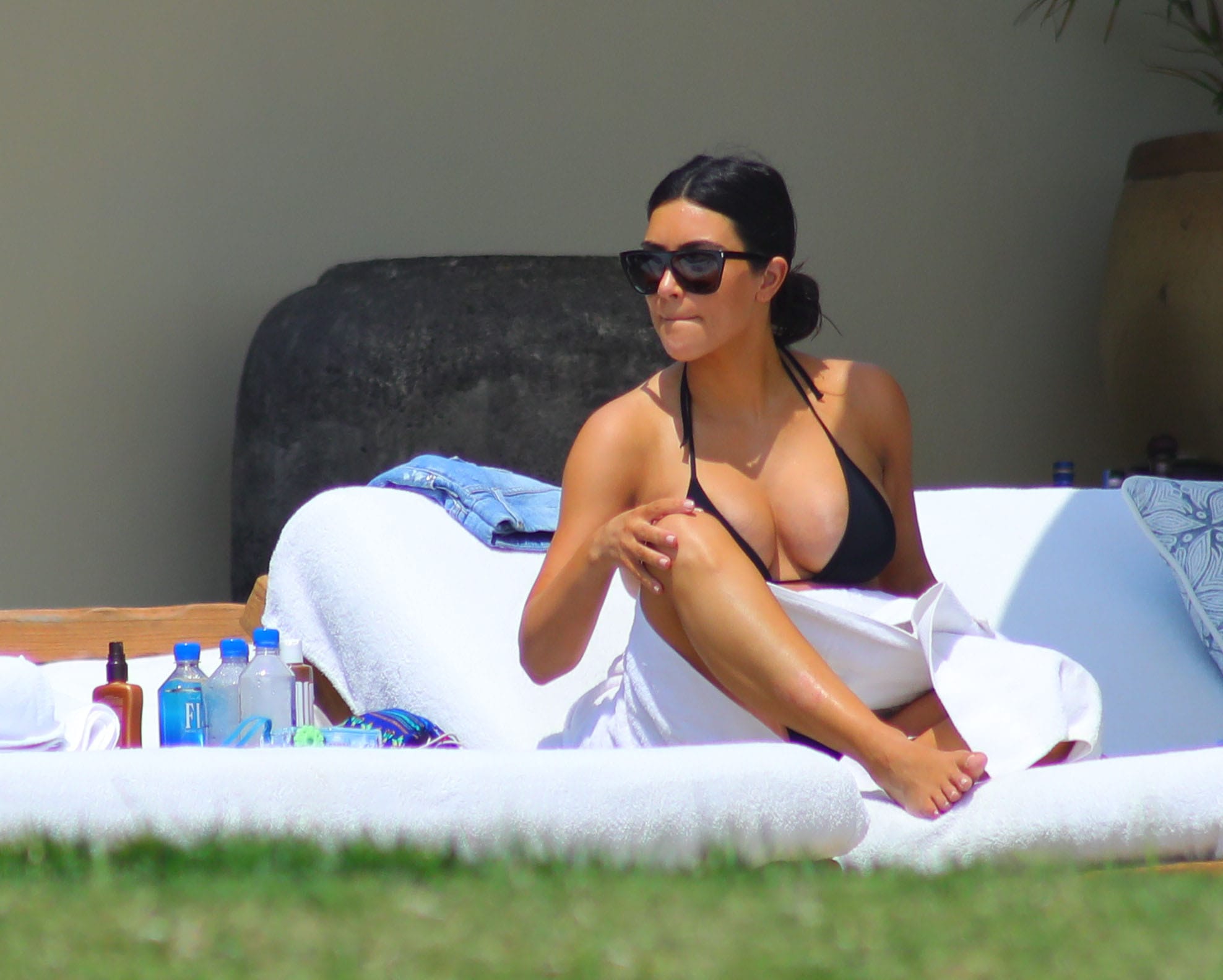 Il sedere di Kim kardashian è sempre bello da vedere
 #79645821
