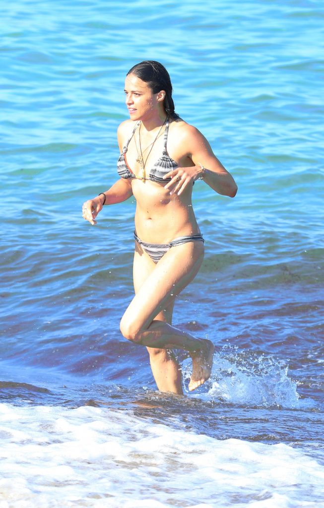 Michelle rodriguez bikini
 #79574107