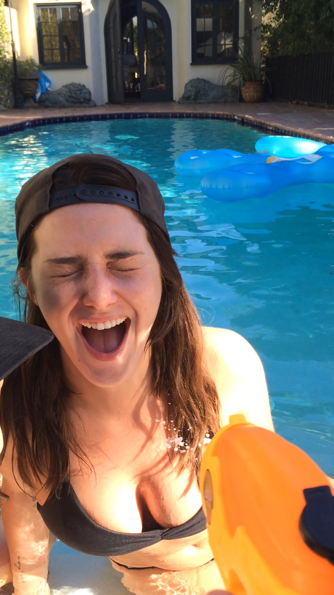 Addison timlin undicht
 #79493559