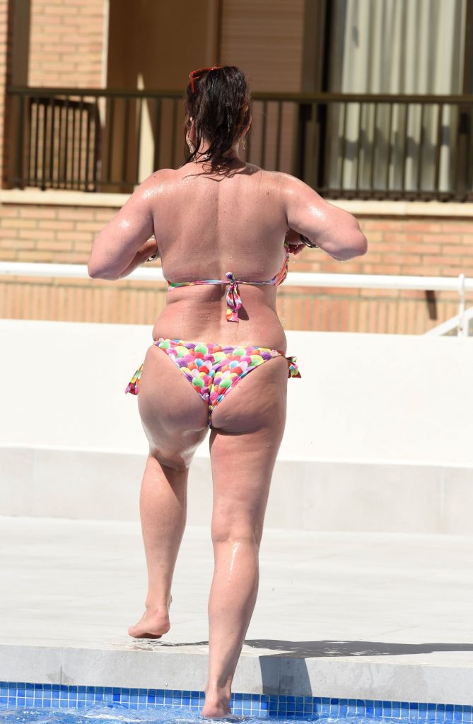 Lisa Appleton &#8220;Accidentally&#8221; Showing Her Naked Tits #79627589