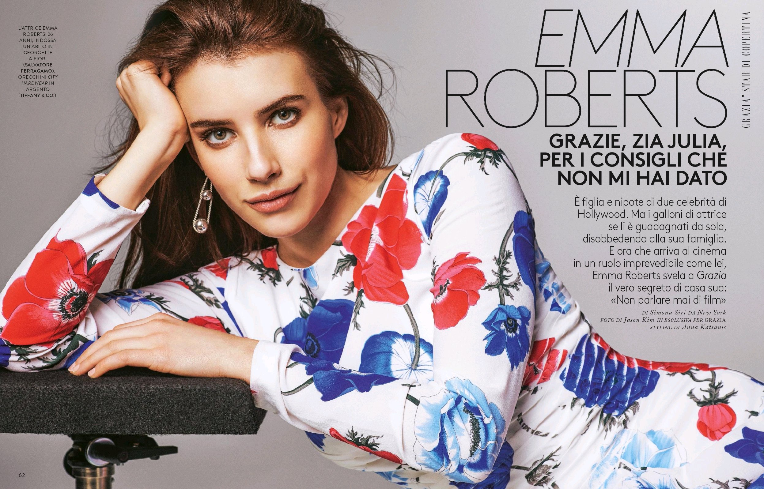 Emma roberts posant pour un magazine
 #79530631