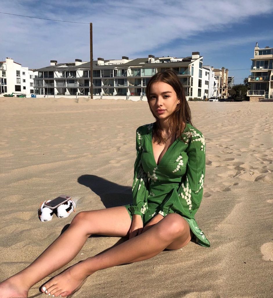 Sophie Mudd Topless #79594847