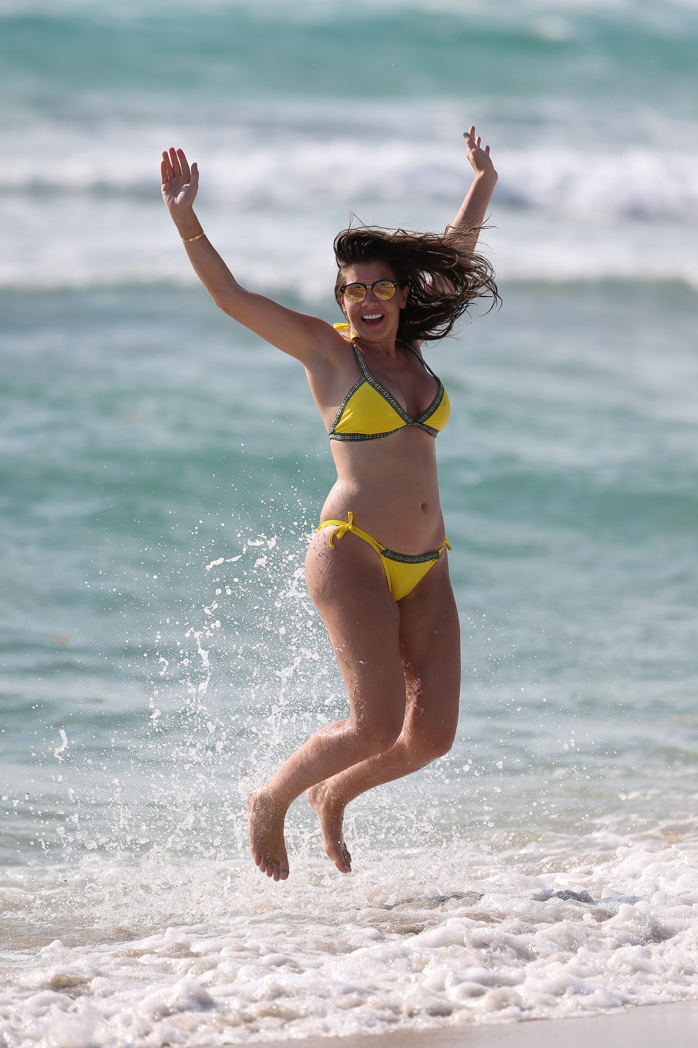 Imogen thomas muestra su cuerpo en bikini
 #79539685