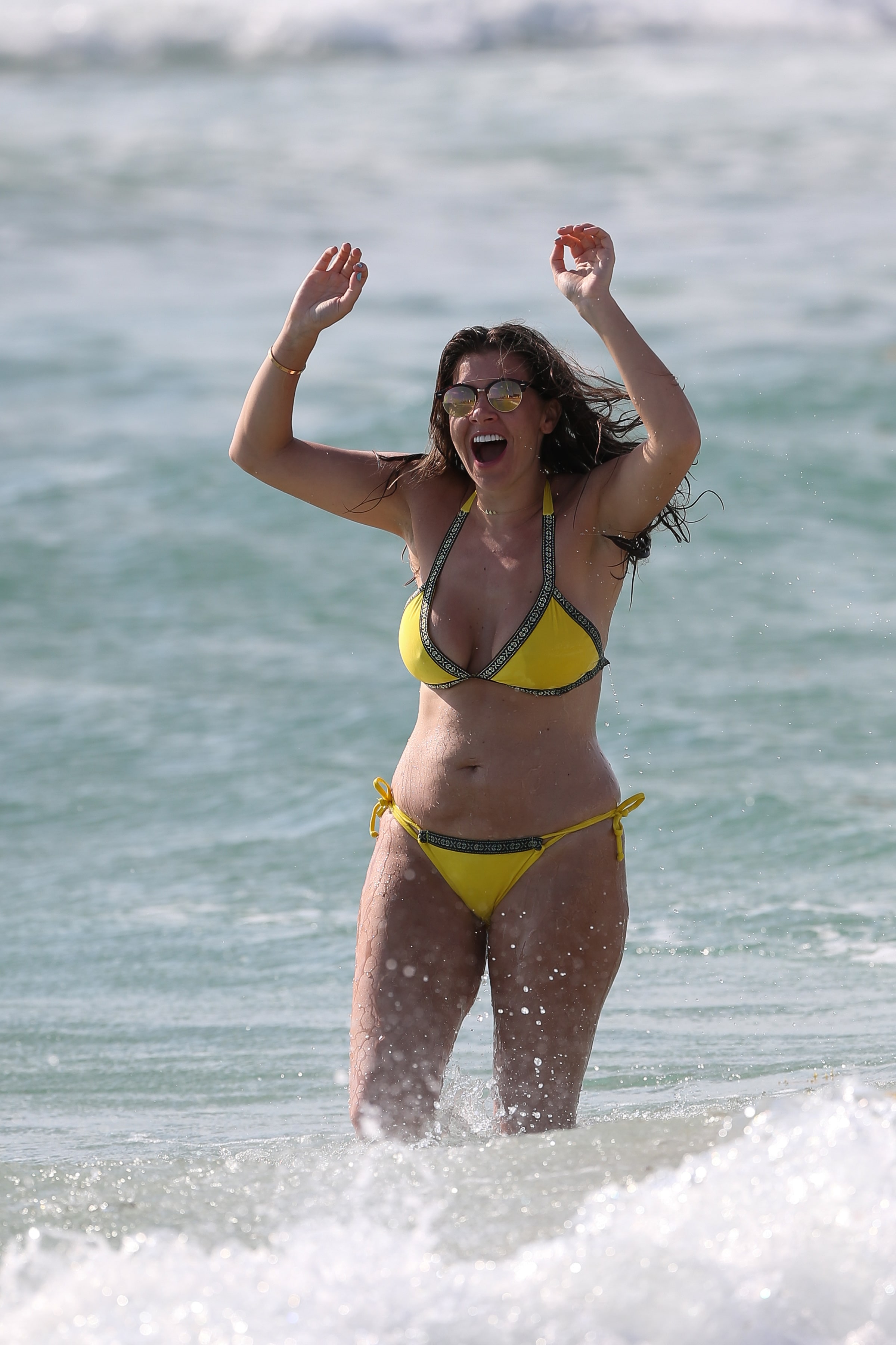 Imogen thomas muestra su cuerpo en bikini
 #79539692