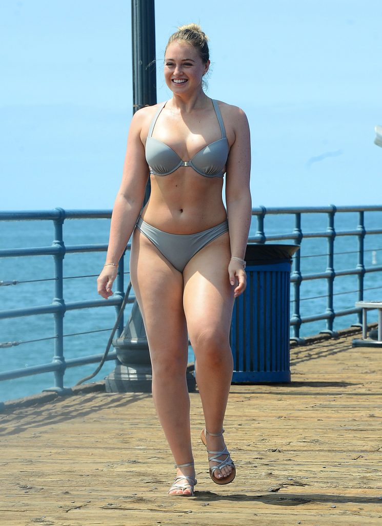 Iskra lawrence sexy
 #79623744
