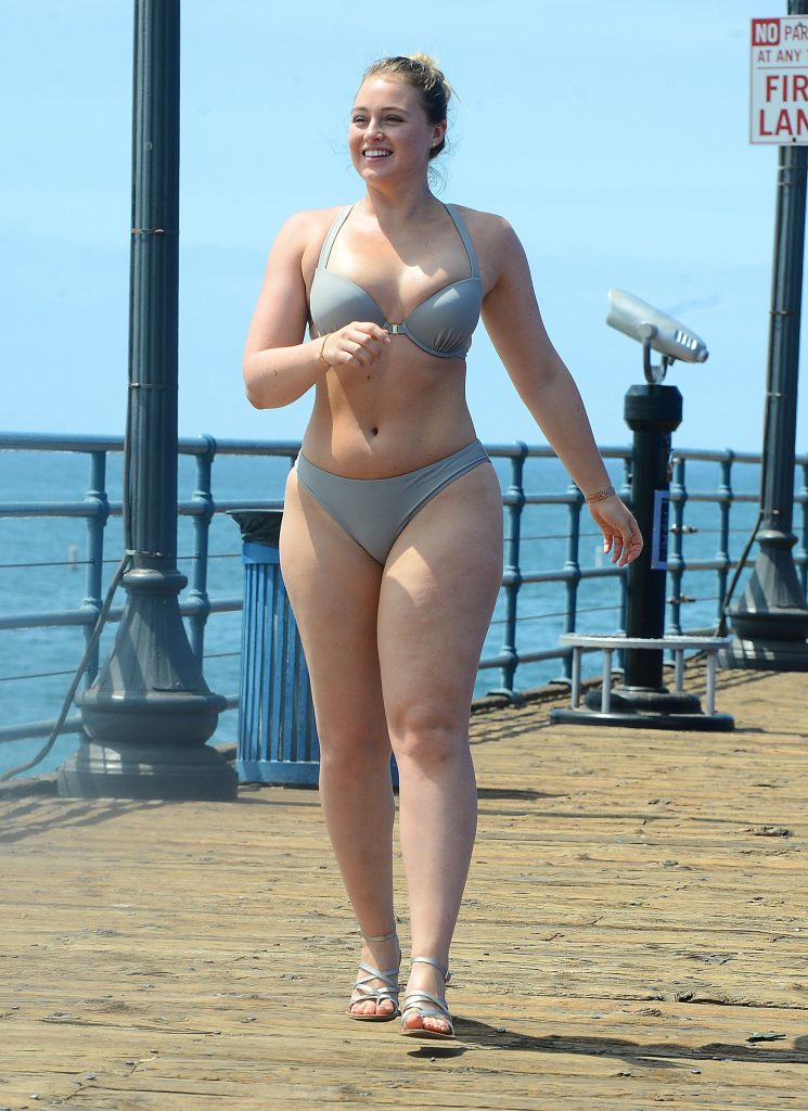 Iskra lawrence sexy
 #79623748