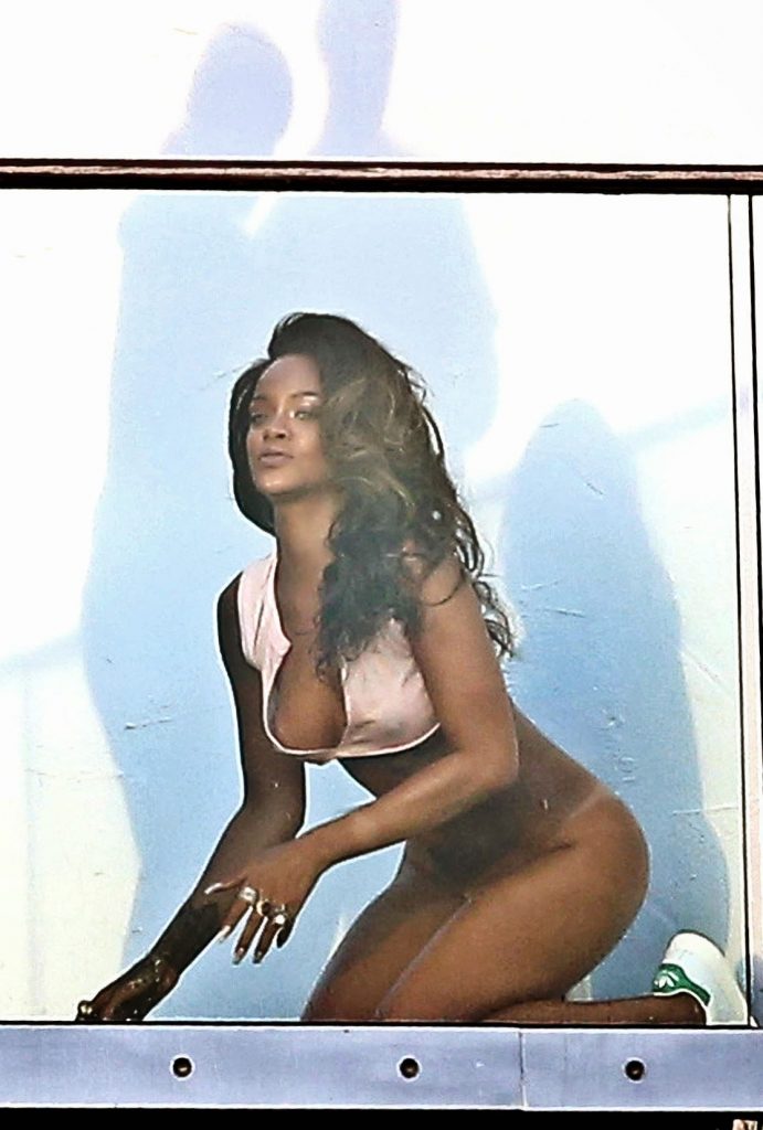 Rihanna desnuda
 #79631479