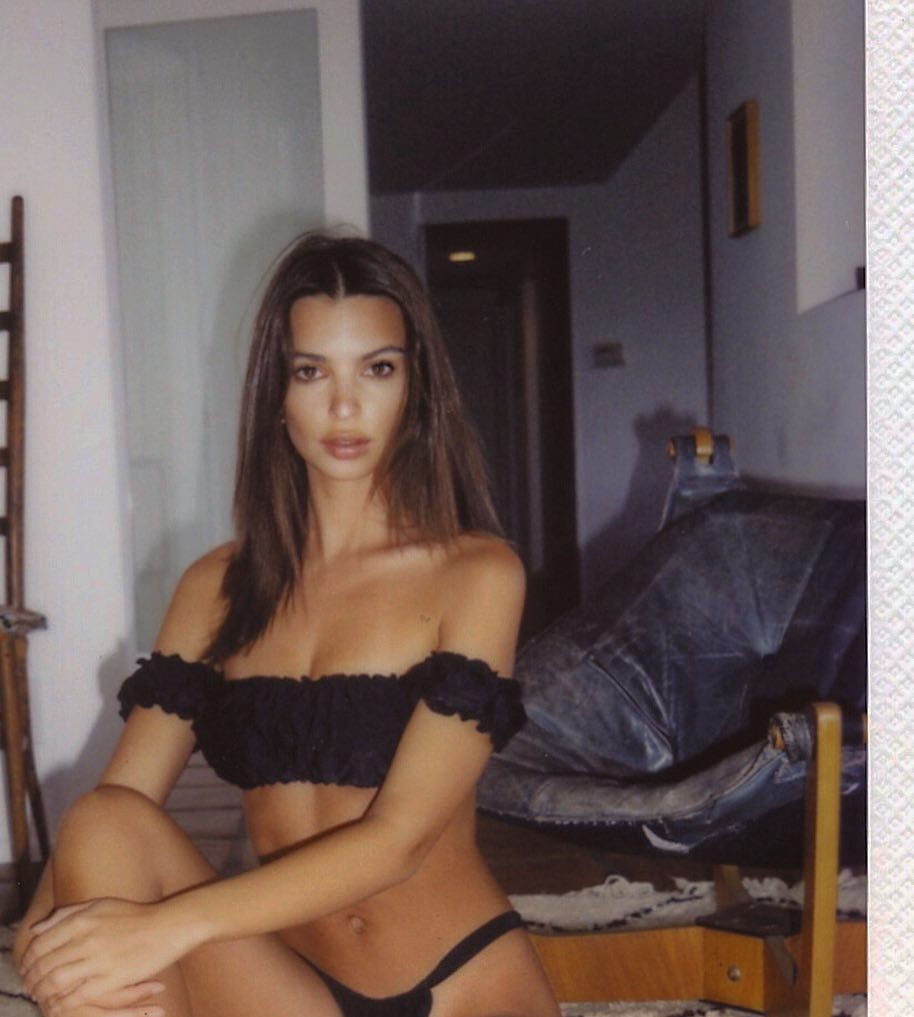 Emily Ratajkowski Nude #79645479