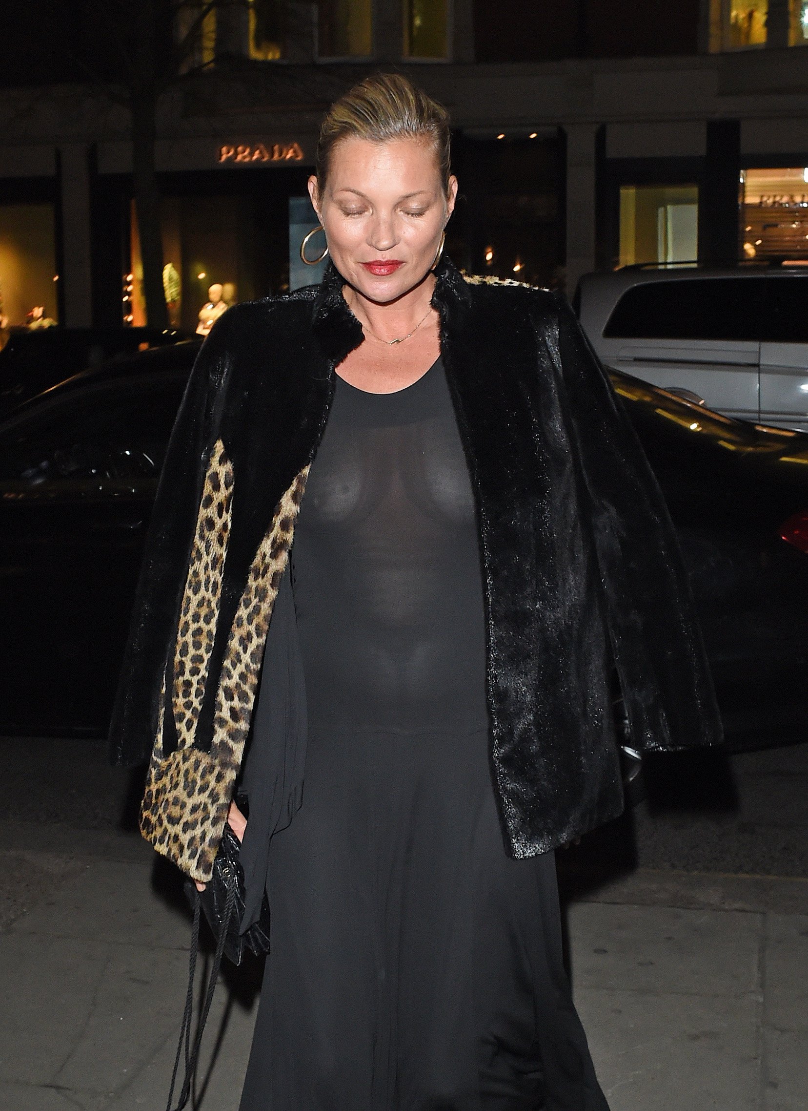 Fotos de Kate moss en braless
 #79552965