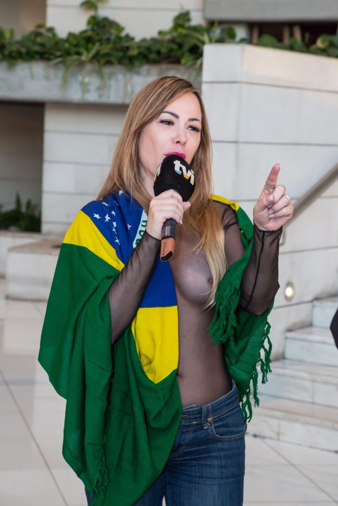 Ju isen: la sostenitrice brasiliana più tettona di sempre
 #79549798