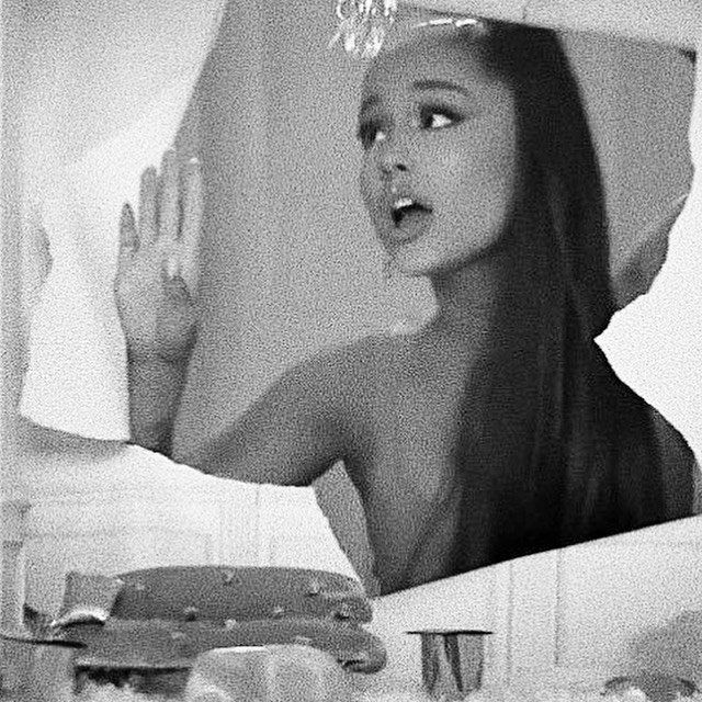 Ariana grande erotica
 #79504304