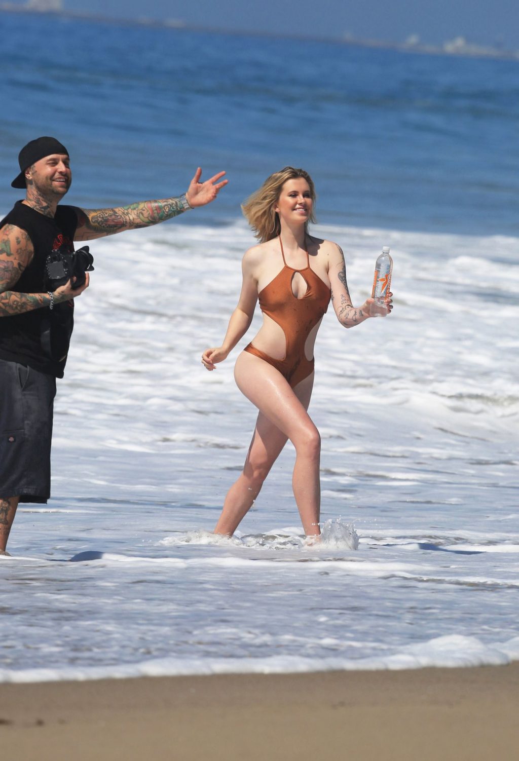 Ireland Baldwin Hot #79609825