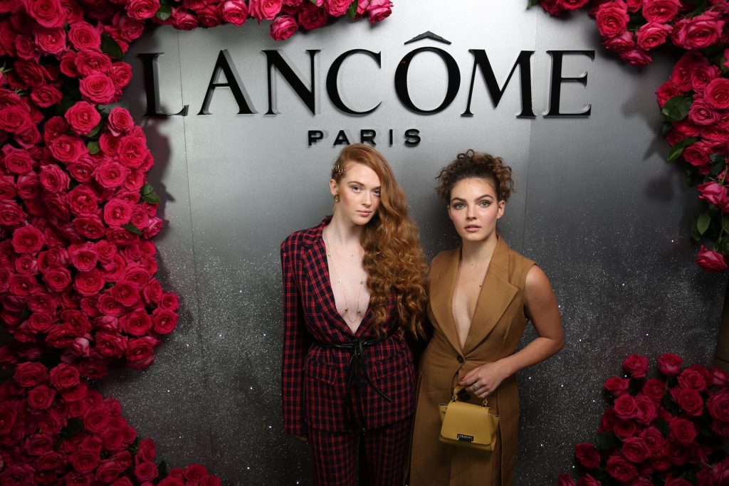 Camren bicondova & larsen thompson scollatura
 #79558928