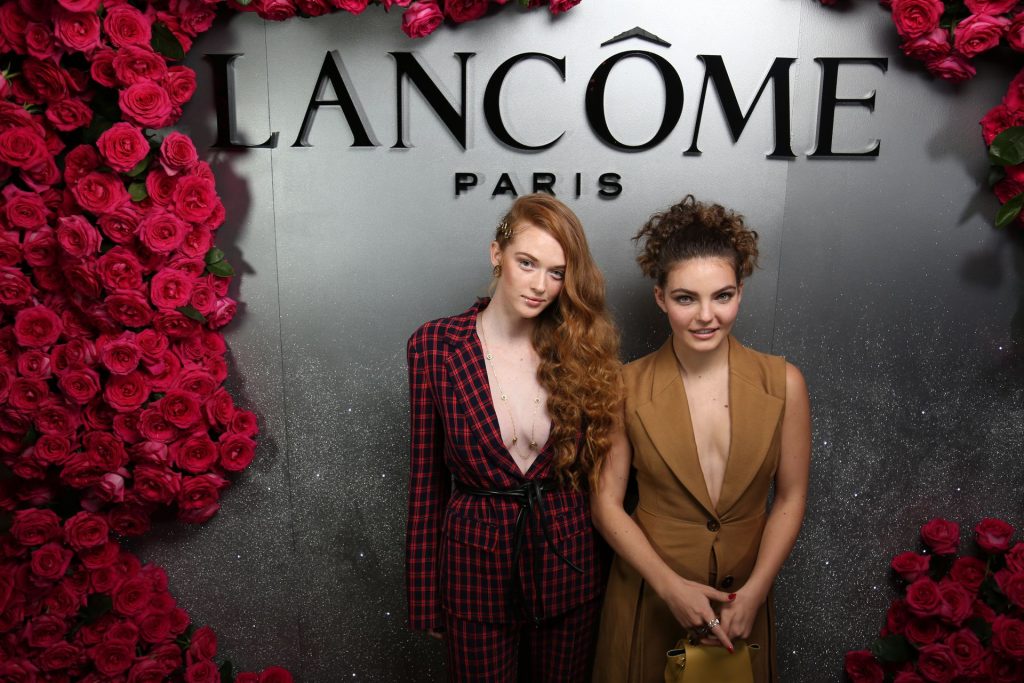 Camren bicondova & larsen thompson scollatura
 #79558979