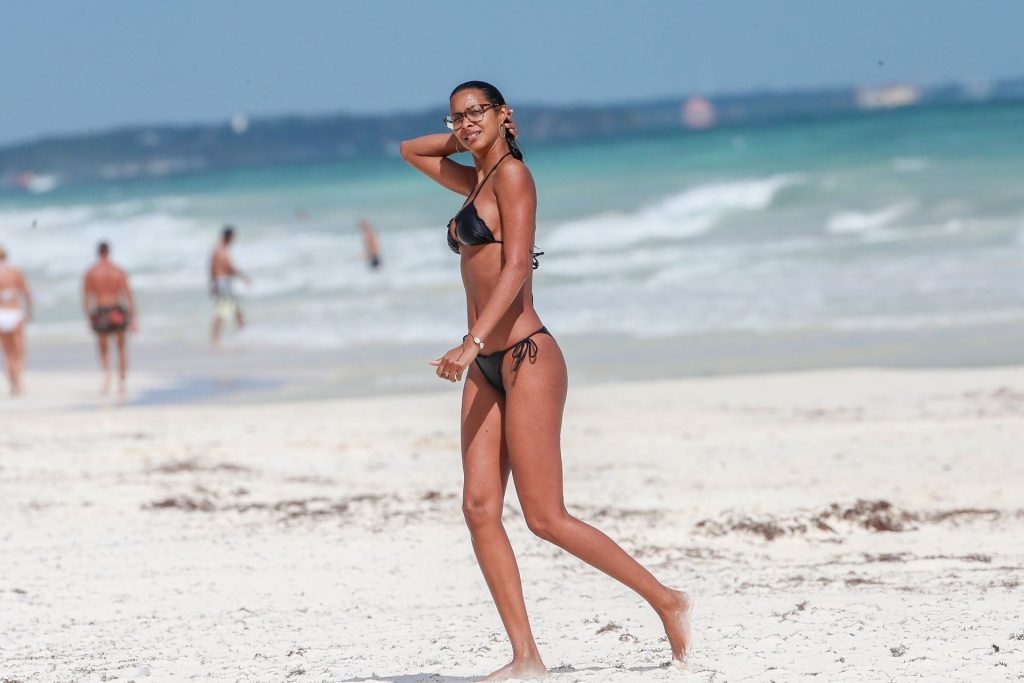 Bikini Lais ribeiro
 #79558350