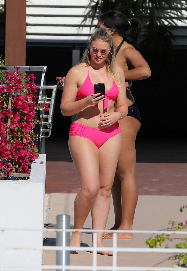 Iskra Lawrence sexy
 #79623661