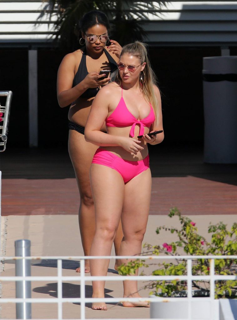 Iskra lawrence sexy
 #79623668