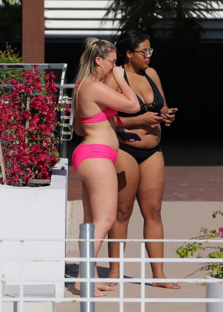 Iskra Lawrence sexy
 #79623672