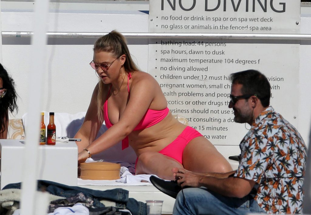 Iskra lawrence sexy
 #79623676