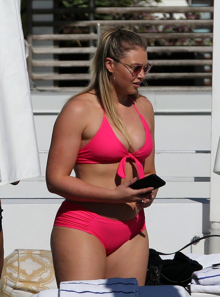 Iskra Lawrence sexy
 #79623679