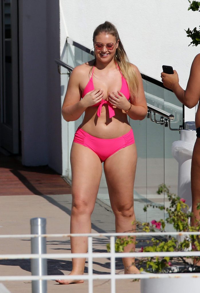 Iskra lawrence sexy
 #79623683