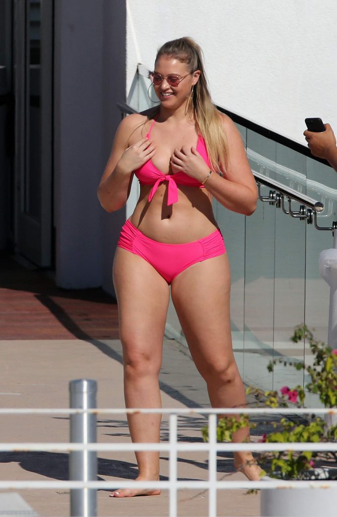 Iskra lawrence sexy
 #79623684