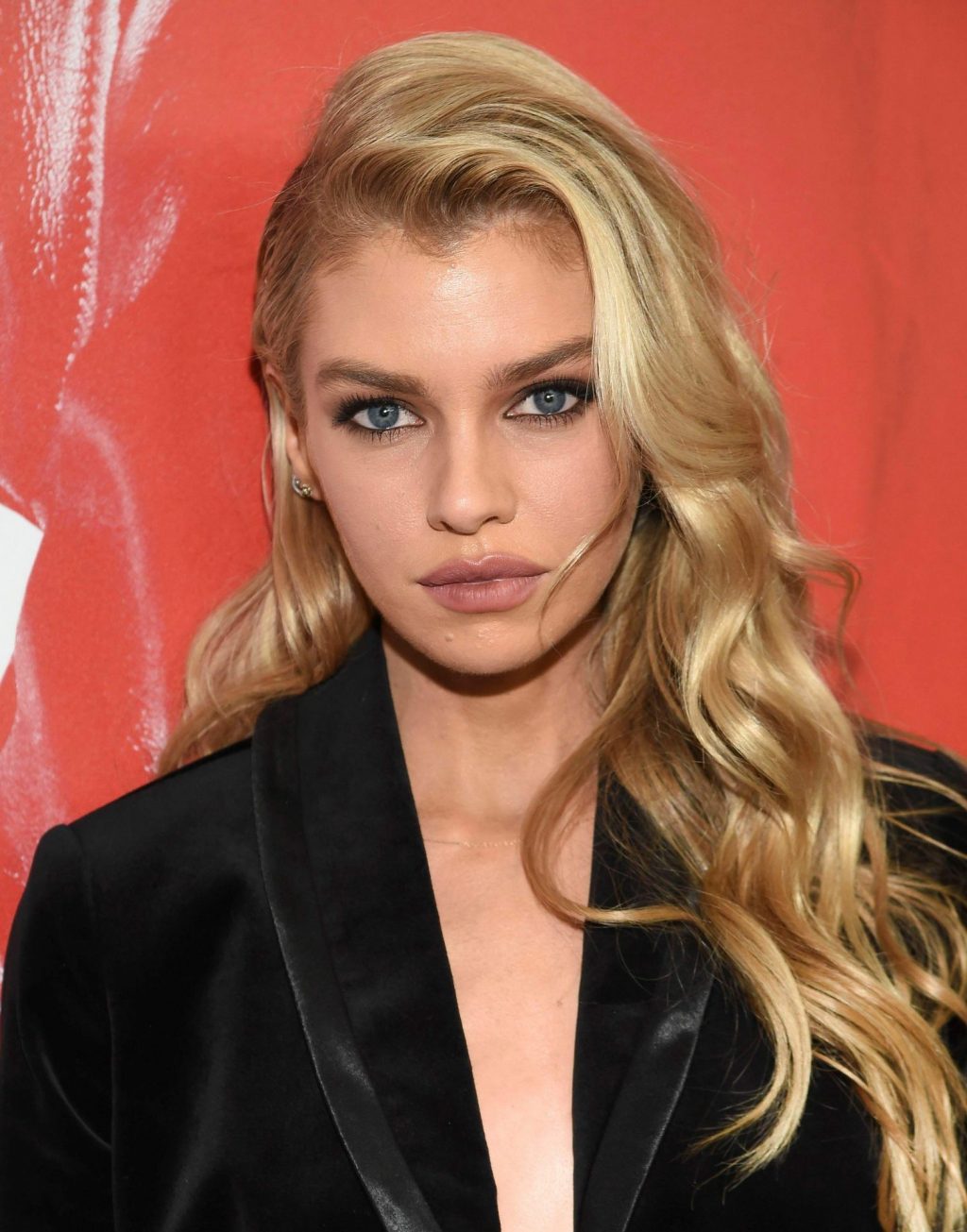 Stella Maxwell Hot #79595577