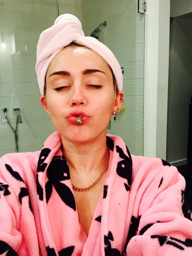 Les fuites de Miley Cyrus vont casser l'internet
 #79629552