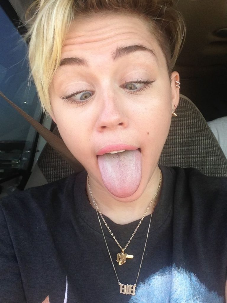 Miley cyrus（マイリーサイラス）のリークはインターネットを壊すだろう
 #79629562