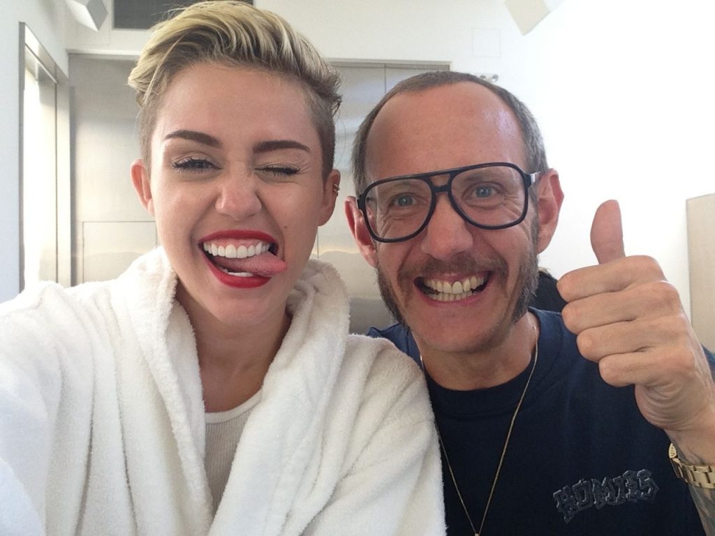 Miley cyrus（マイリーサイラス）のリークはインターネットを壊すだろう
 #79629568