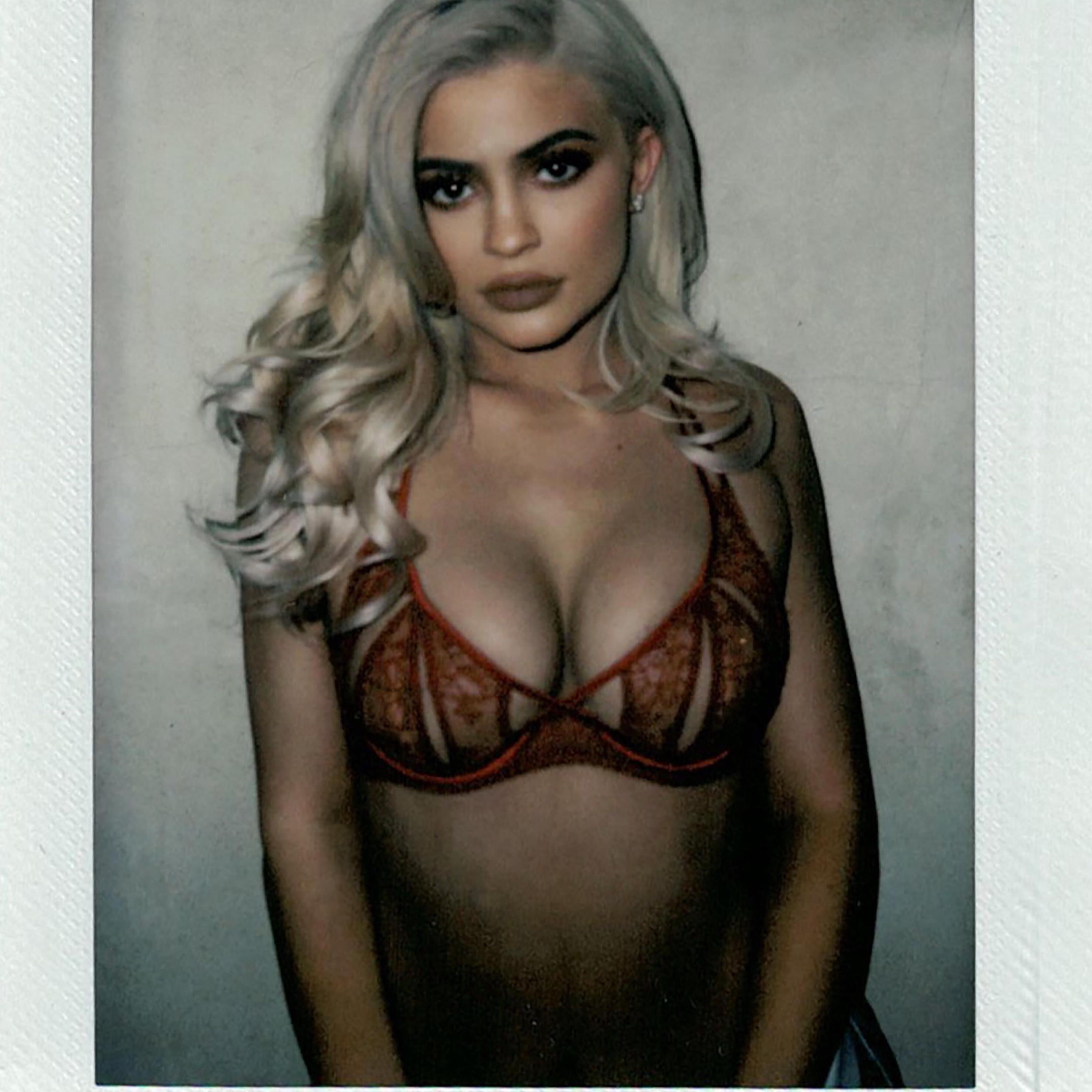 Photos transparentes de Kylie Jenner
 #79639013