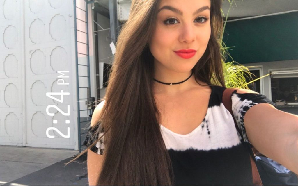 Kira kosarin: wie magst du die Äpfel?
 #79556482