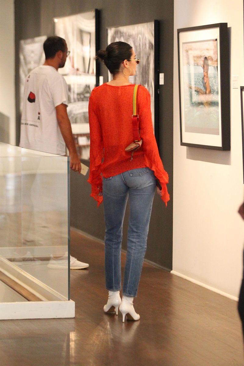 Kendall Jenner Pokies #79643084