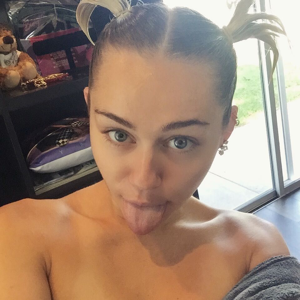 Miley cyrus sexy fotos
 #79644056